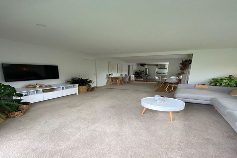 Photo of property in 35 Moana Road, Paraparaumu, 5032