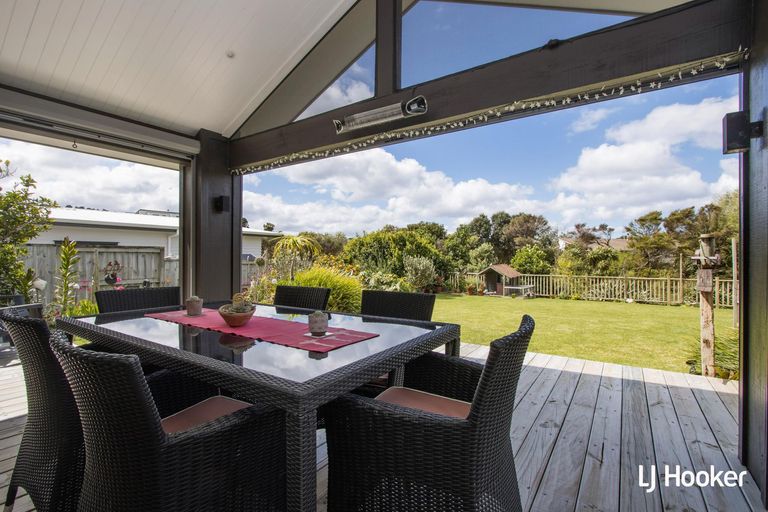 Photo of property in 17 Browns Drive, Waihi Beach, 3611