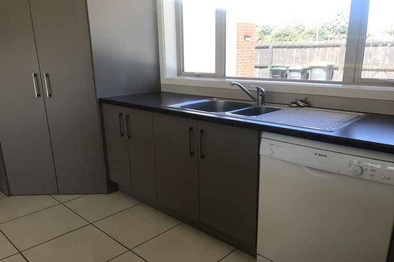 Photo of property in 43 Factory Road, Belfast, Christchurch, 8051