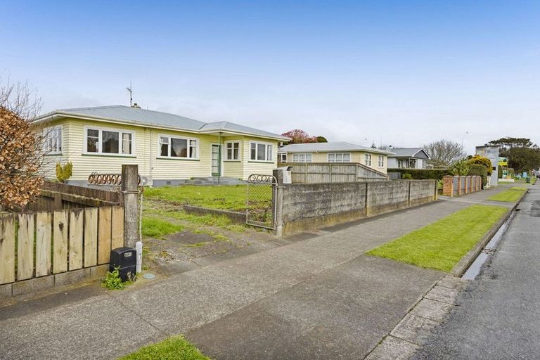 Photo of property in 78 Waihi Road, Hawera, 4610