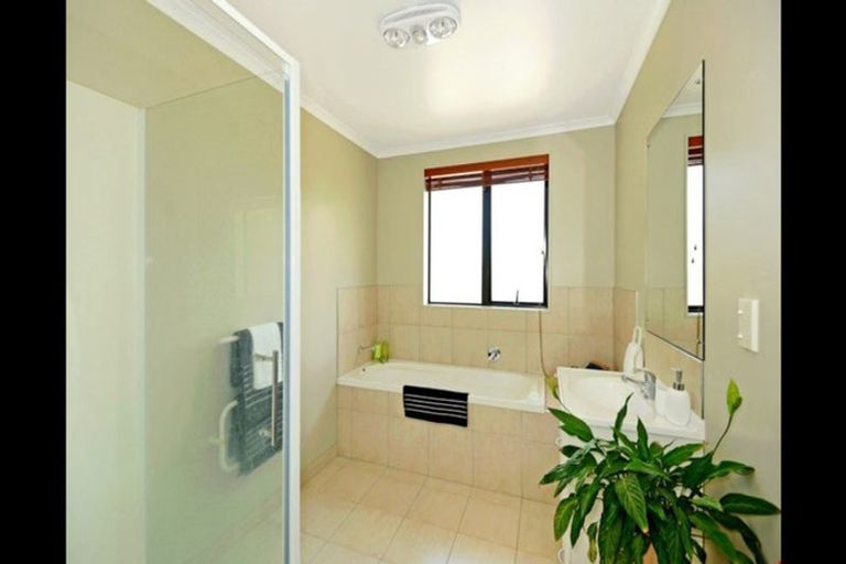 Photo of property in 11a Glendhu Road, Bayview, Auckland, 0629