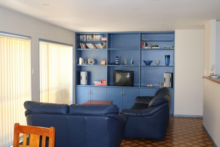 Photo of property in 18 Rewa Place, Russell, 0202