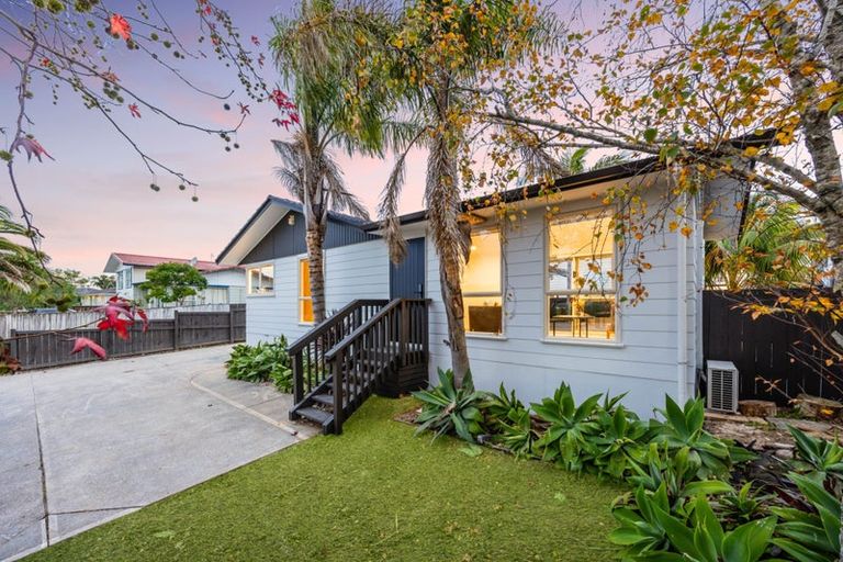 Photo of property in 60a Reelick Avenue, Pakuranga Heights, Auckland, 2010