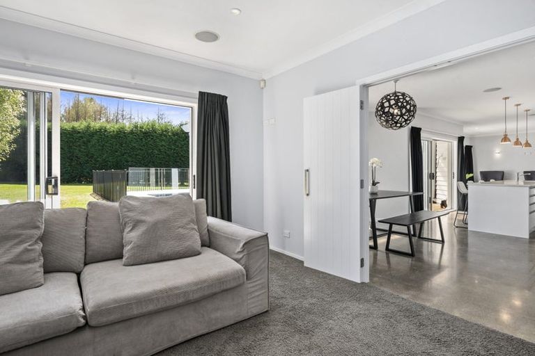 Photo of property in 15 Maple Grove, Acacia Bay, Taupo, 3385