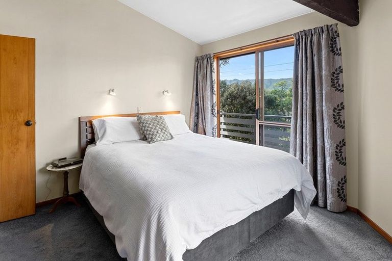 Photo of property in 9 Frances Street, Waikanae Beach, Waikanae, 5036