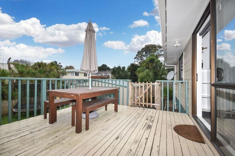 Photo of property in 2/18 Evans Road, Glen Eden, Auckland, 0602
