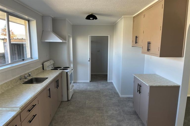 Photo of property in 1/7 James Condon Place, Redwood, Christchurch, 8051