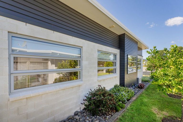 Photo of property in 12 Vanita Drive, Whitianga, 3510