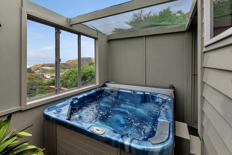 Photo of property in 16 Kelly Street, Baylys Beach, Dargaville, 0377