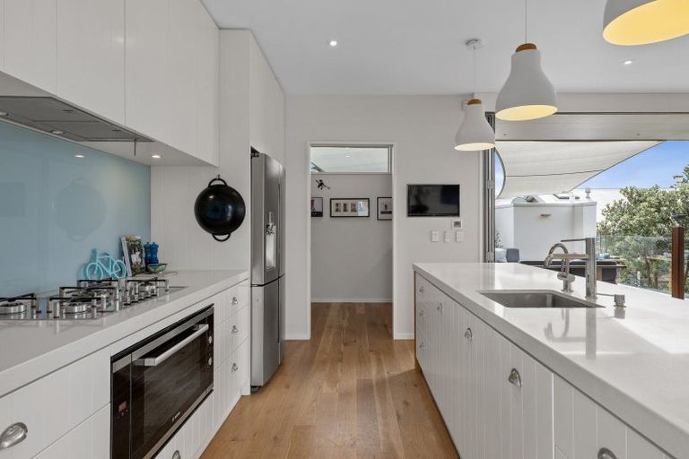 Photo of property in 2 Burgess Street, Sumner, Christchurch, 8081