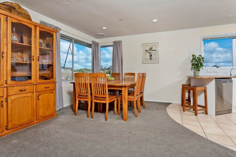 Photo of property in 95 Weatherly Road, Torbay, Auckland, 0630