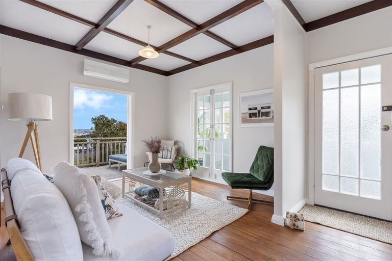 Photo of property in 30 Neptune Avenue, Beach Haven, Auckland, 0626