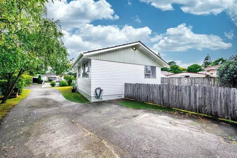 Photo of property in 4 Tangelo Place, Bucklands Beach, Auckland, 2012