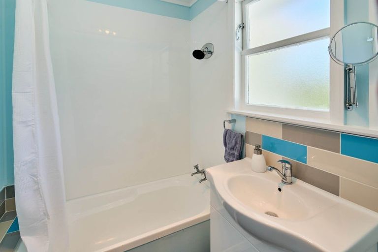 Photo of property in 22 Rintoul Grove, Stokes Valley, Lower Hutt, 5019