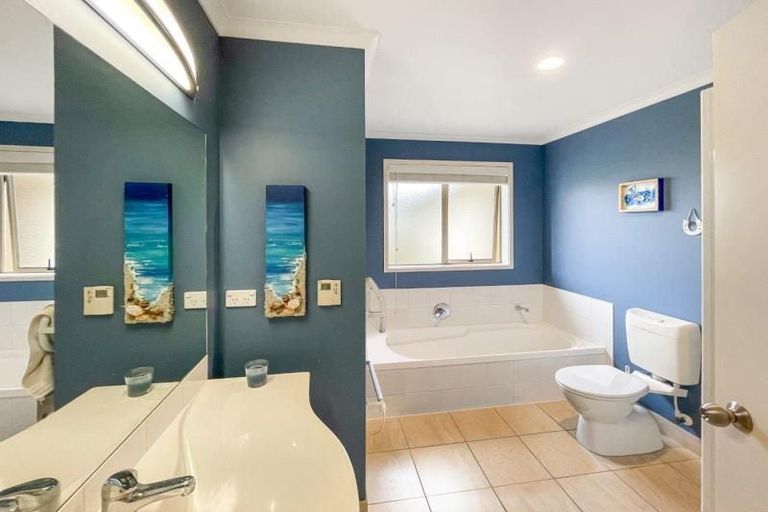 Photo of property in 8 Nielsen Gardens, Rototuna, Hamilton, 3210