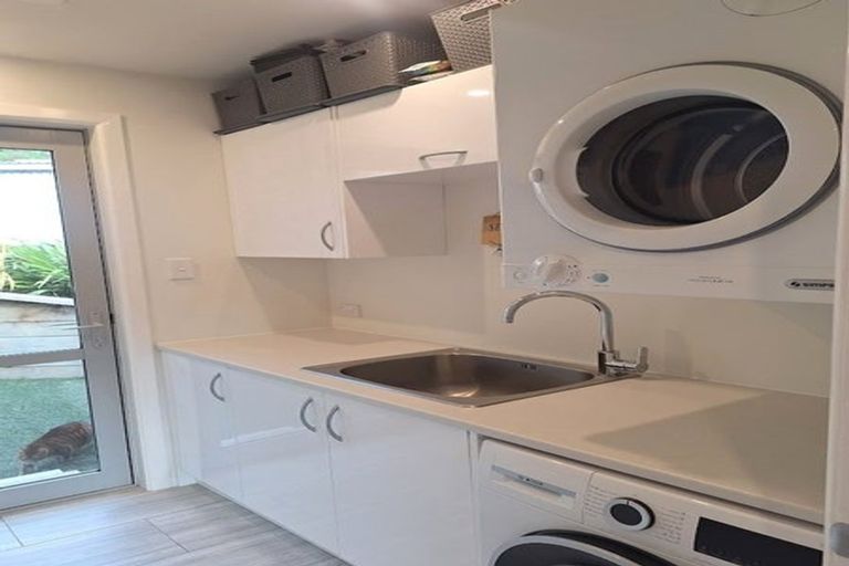 Photo of property in 17 Thomas Street, Stokes Valley, Lower Hutt, 5019