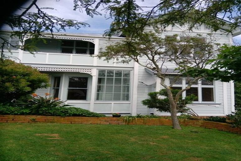 Photo of property in 4 Batham Drive, Mount Victoria, Wellington, 6011