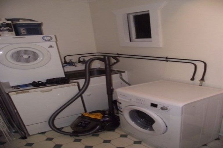 Photo of property in 12 French Street, Moturoa, New Plymouth, 4310