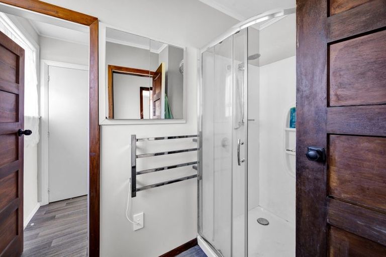 Photo of property in 16 Hadfield Street, Patea, 4520