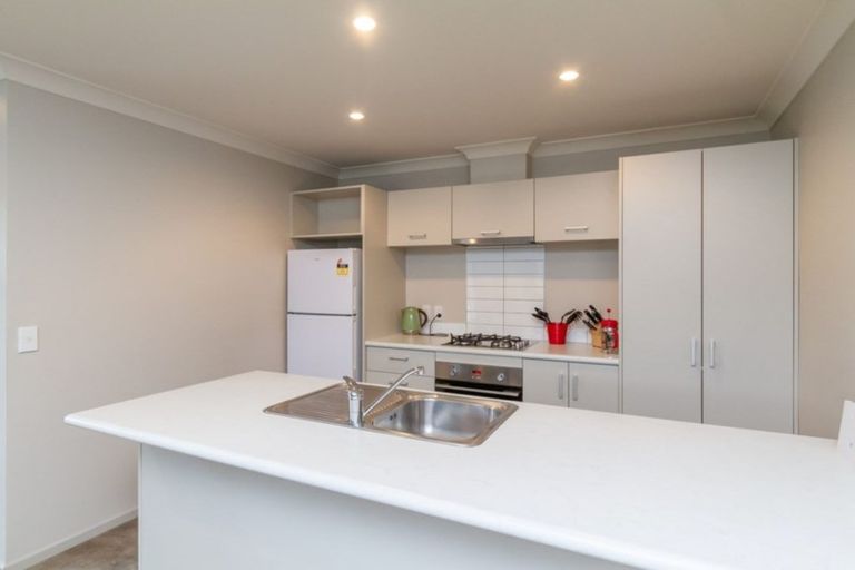 Photo of property in 32 Speldhurst Grove, Stokes Valley, Lower Hutt, 5019