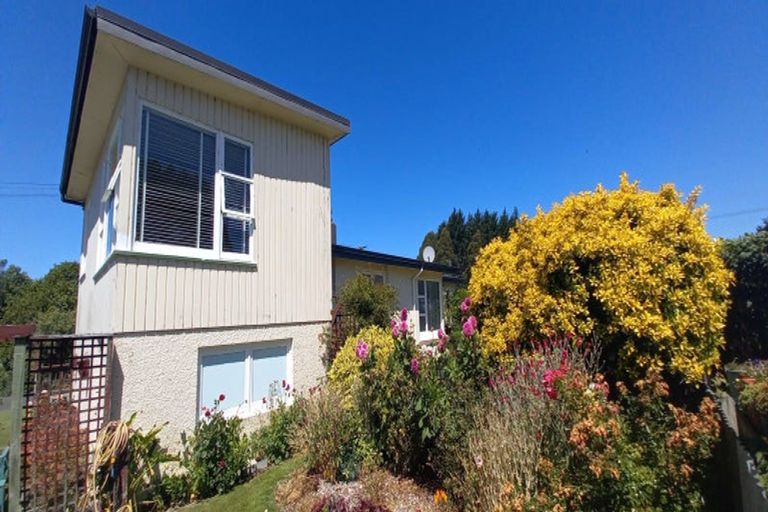 Photo of property in 1 Morton Street, Tuatapere, 9620