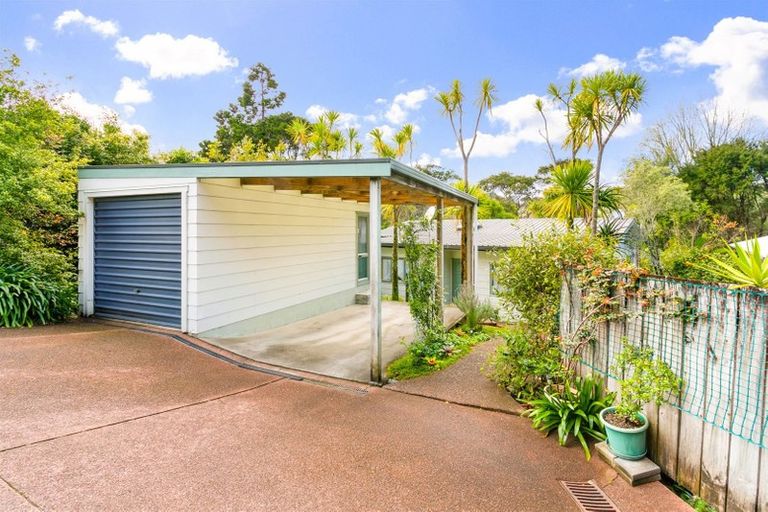 Photo of property in 24 Withers Road, Glen Eden, Auckland, 0602