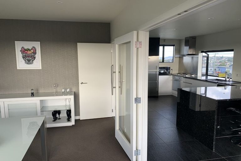 Photo of property in 1/2 Beatrice Avenue, Hillcrest, Auckland, 0627