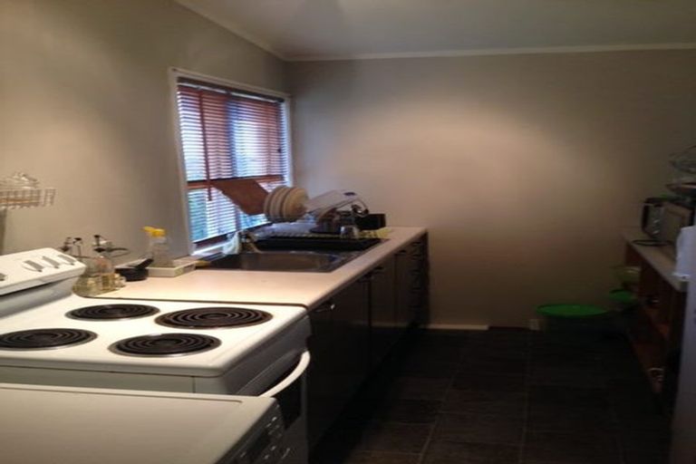 Photo of property in 139 Luckens Road, West Harbour, Auckland, 0618