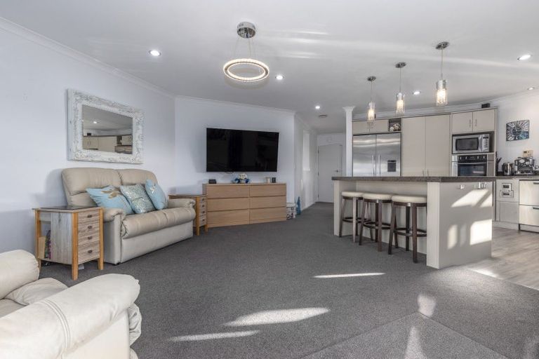 Photo of property in 60 Easton Way, Levin, 5510