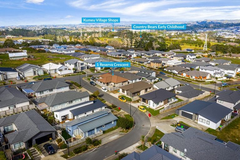 Photo of property in 1 Reserva Crescent, Kumeu, 0810