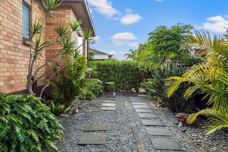 Photo of property in 53 Chesterfield Way, Orewa, 0931