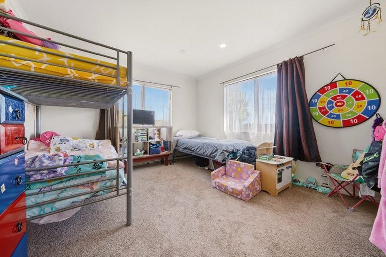 Photo of property in 27 Mt Lebanon Crescent, The Gardens, Auckland, 2105