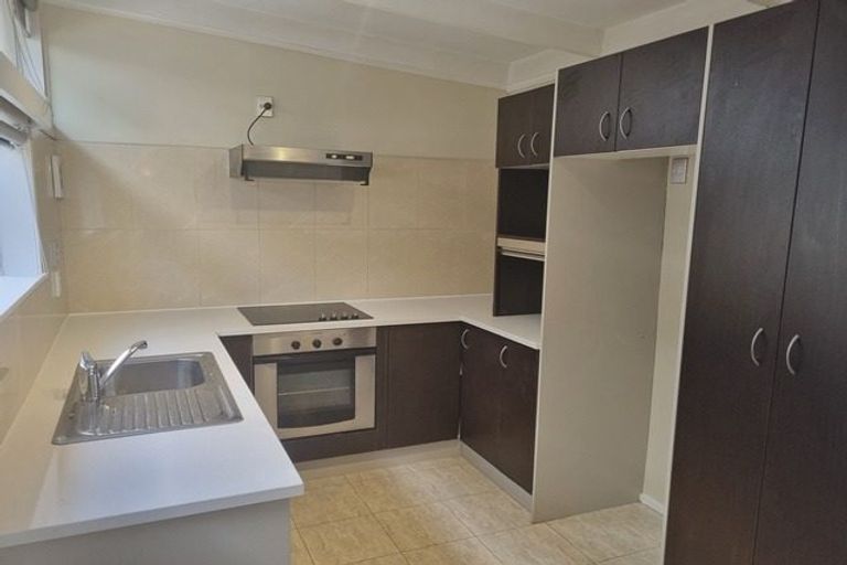 Photo of property in 2/127 Seabrook Avenue, New Lynn, Auckland, 0600