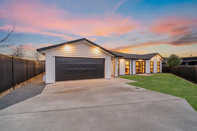 Photo of property in 4 Mcmillan Lane, Wallaceville, Upper Hutt, 5018