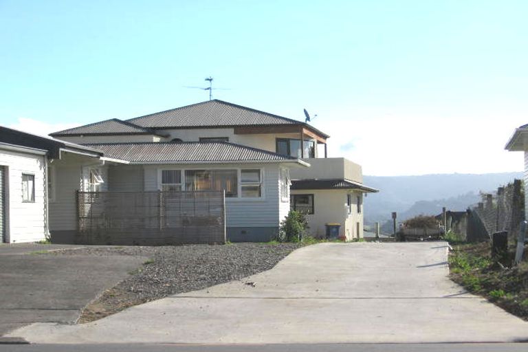 Photo of property in 4190a Great North Road, Glendene, Auckland, 0602