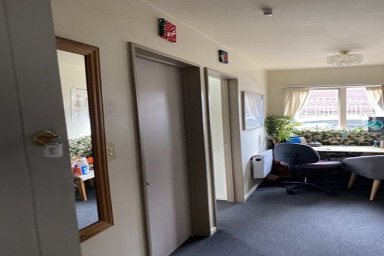 Photo of property in 27a Captain Scott Road, Glen Eden, Auckland, 0602