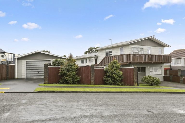 Photo of property in 14 Virginia Place, Whalers Gate, New Plymouth, 4310