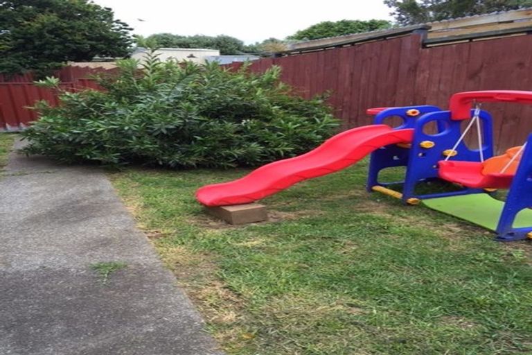 Photo of property in 1/34 Megan Avenue, Pakuranga Heights, Auckland, 2010