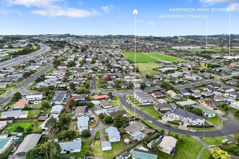 Photo of property in 13 Melleray Place, Randwick Park, Auckland, 2105