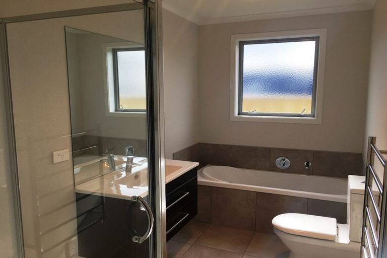 Photo of property in 34 Richardson Road, Omokoroa, 3114