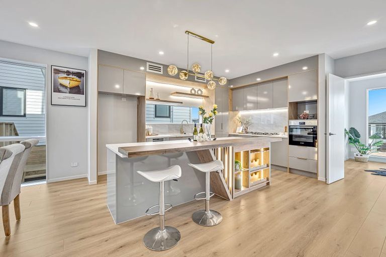 Photo of property in 40 Drumnaconagher Road, Flat Bush, Auckland, 2019