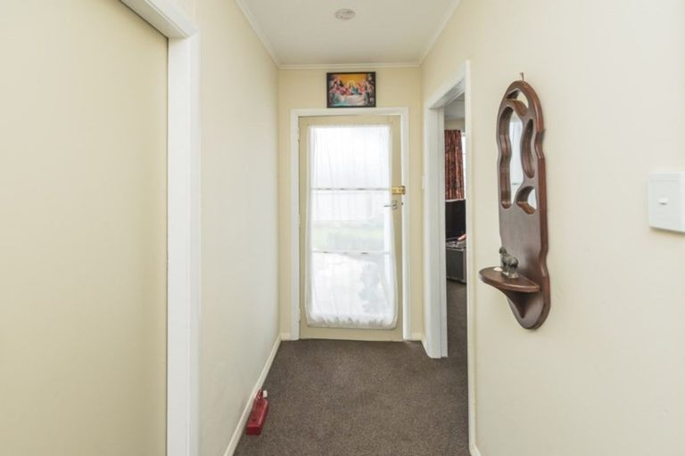 Photo of property in 28 Raupo Street, Castlecliff, Whanganui, 4501