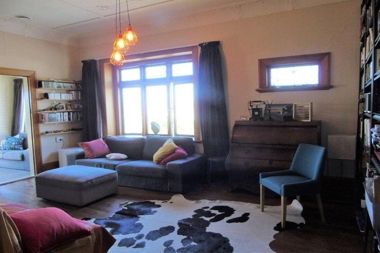 Photo of property in 17 Crawford Road, Kilbirnie, Wellington, 6022