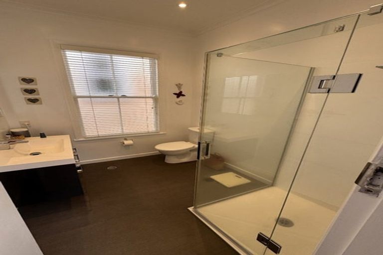 Photo of property in 64 Elizabeth Street, Mount Victoria, Wellington, 6011