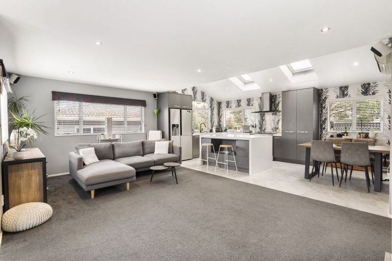 Photo of property in 19 Patons Road, Howick, Auckland, 2014