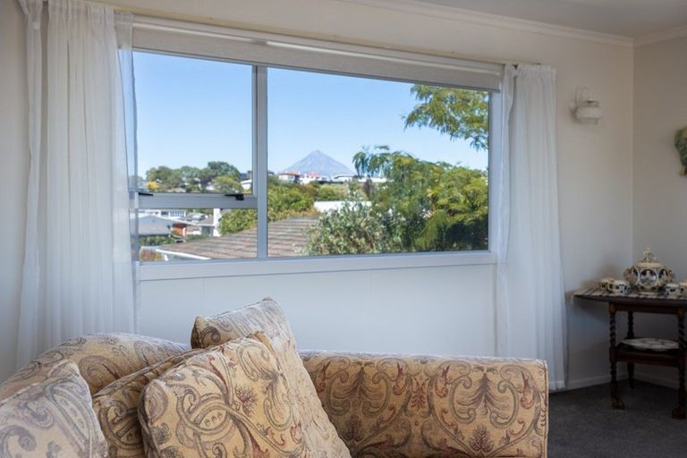 Photo of property in 46a Paynters Avenue, Strandon, New Plymouth, 4312