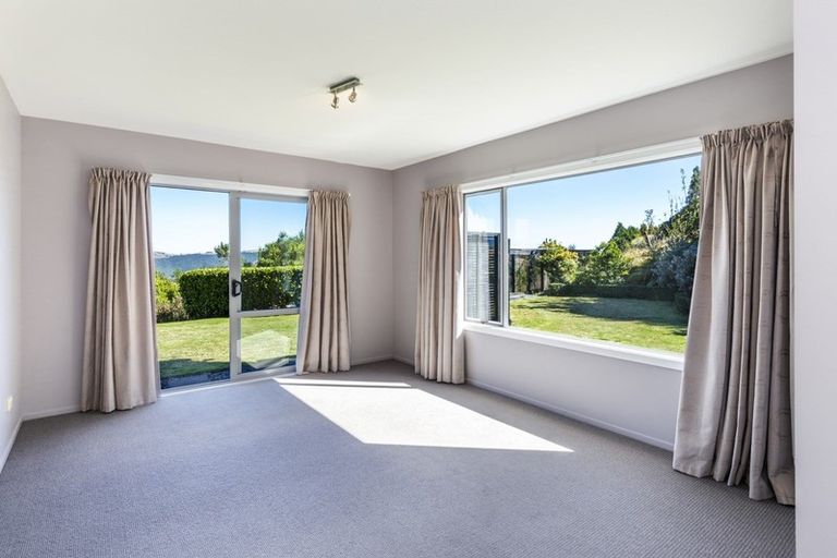 Photo of property in 1 Edge Hill, Acacia Bay, Taupo, 3385