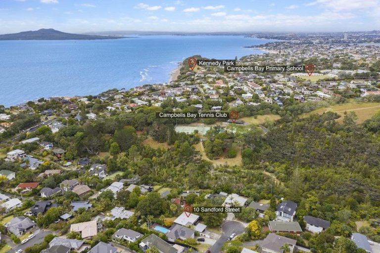 Photo of property in 10 Sandford Street, Campbells Bay, Auckland, 0630