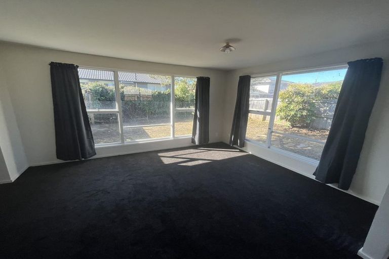 Photo of property in 2/9 Farnborough Street, Aranui, Christchurch, 8061