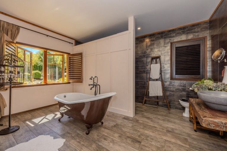 Photo of property in 270 Beacon Point Road, Wanaka, 9305